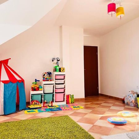 Apartman Se Zahradou 20 Minut Do Centra Prahy Apartment Orech Luaran gambar