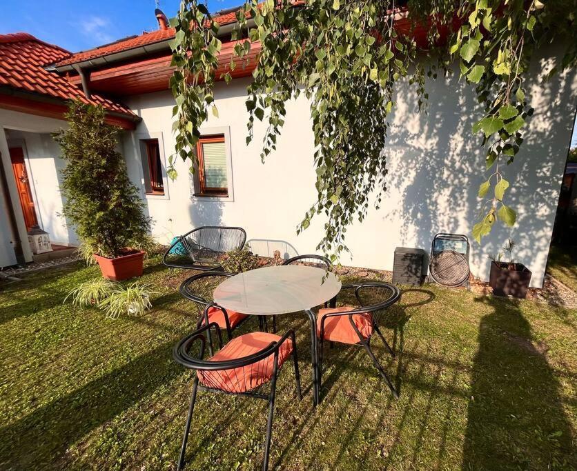 Apartman Se Zahradou 20 Minut Do Centra Prahy Orech Luaran gambar