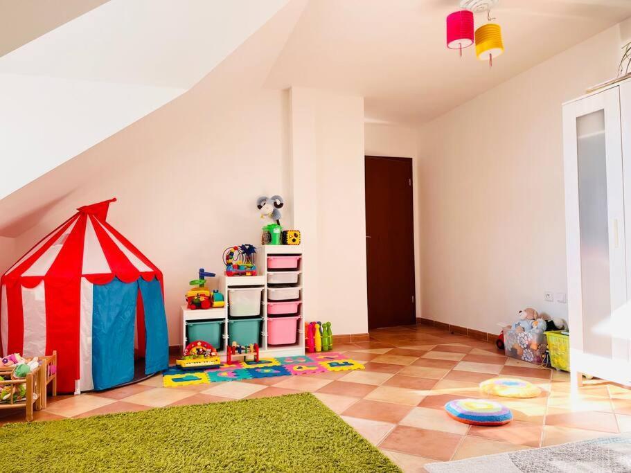 Apartman Se Zahradou 20 Minut Do Centra Prahy Orech Luaran gambar