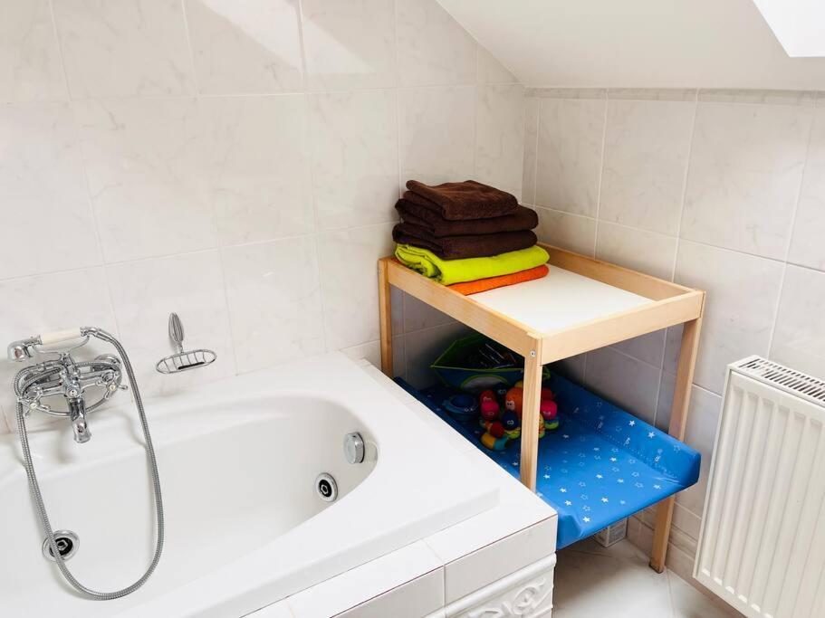Apartman Se Zahradou 20 Minut Do Centra Prahy Orech Luaran gambar