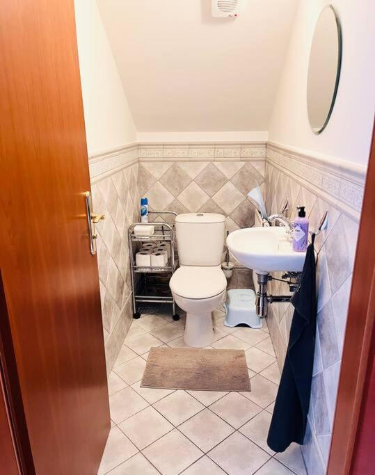 Apartman Se Zahradou 20 Minut Do Centra Prahy Orech Luaran gambar