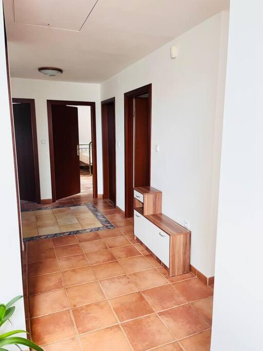 Apartman Se Zahradou 20 Minut Do Centra Prahy Orech Luaran gambar